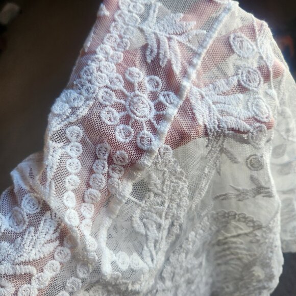 NWOT Lace top XS or S - Picture 6 of 6